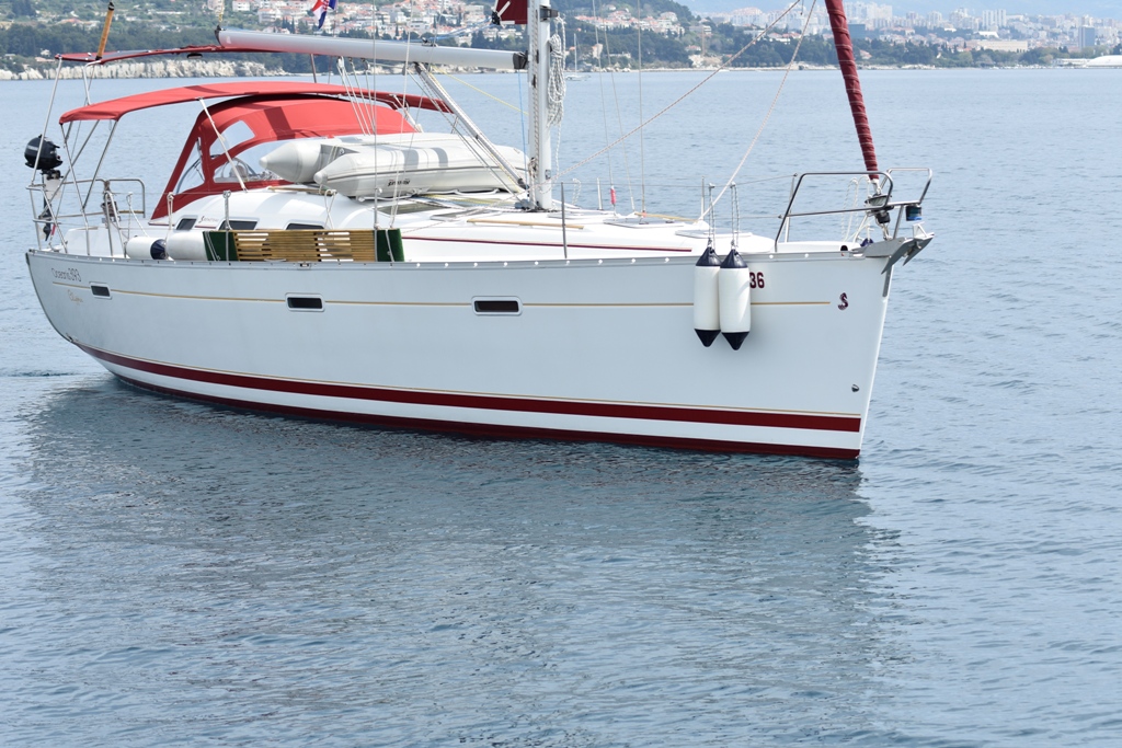 Oceanis 393 Clipper — photo 9