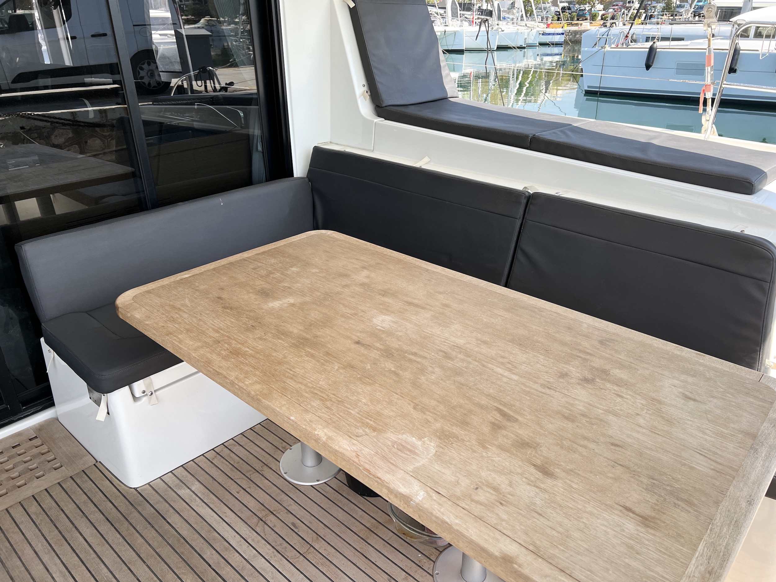 Lagoon 42 — photo 11