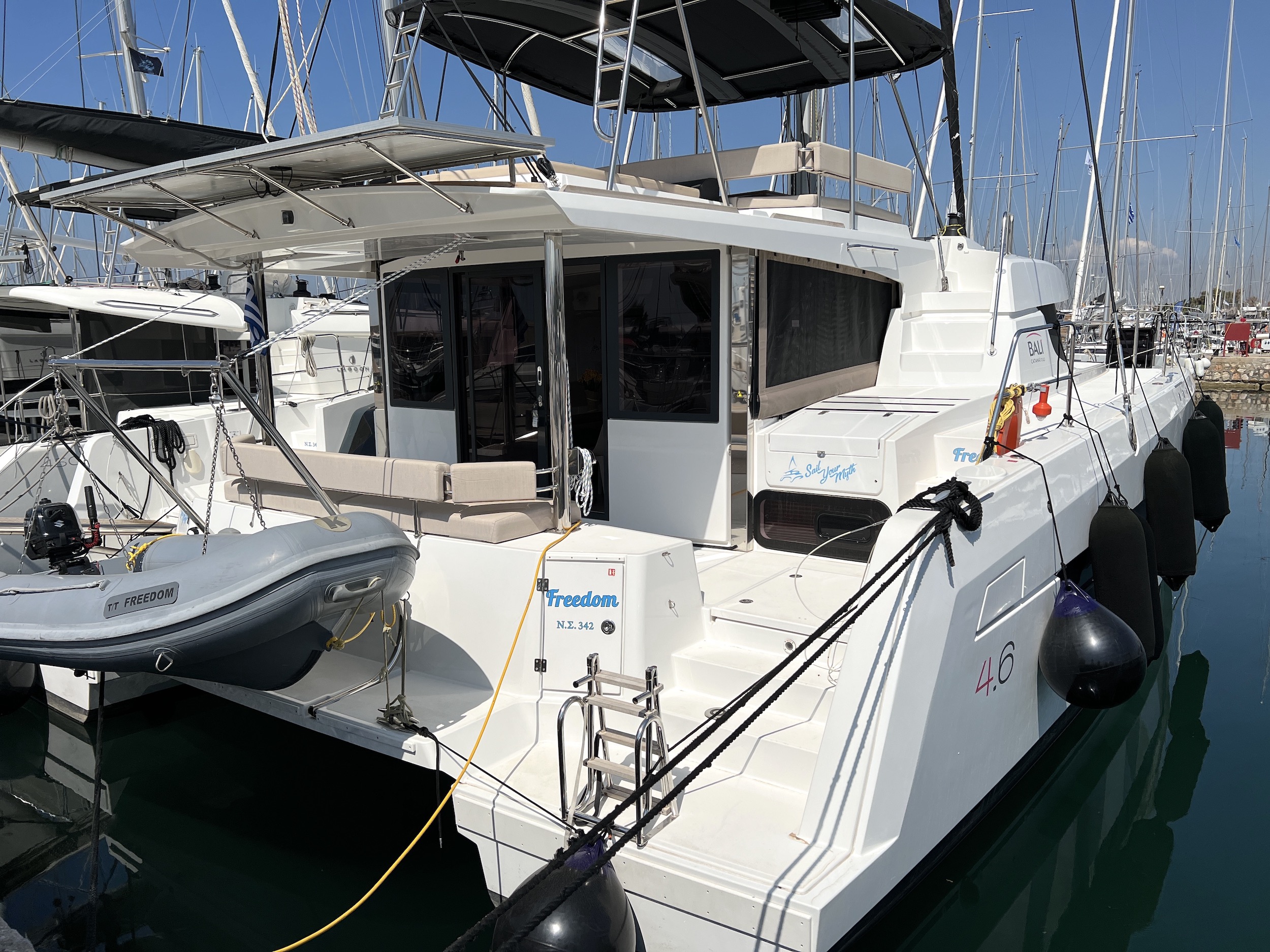 Bali 4.6 (5+1 cab) — photo 11