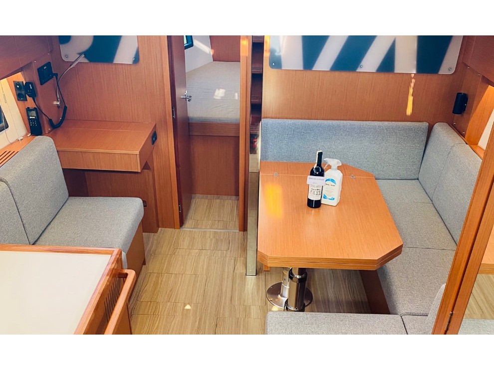 Bavaria C38 — photo 6