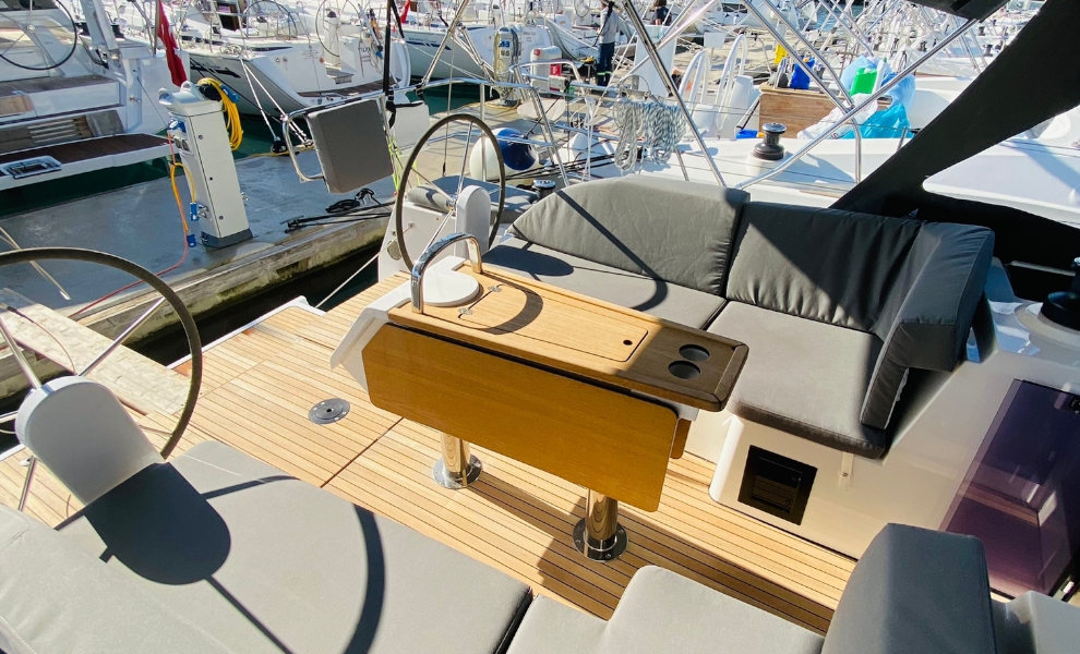 Bavaria C38 — photo 8