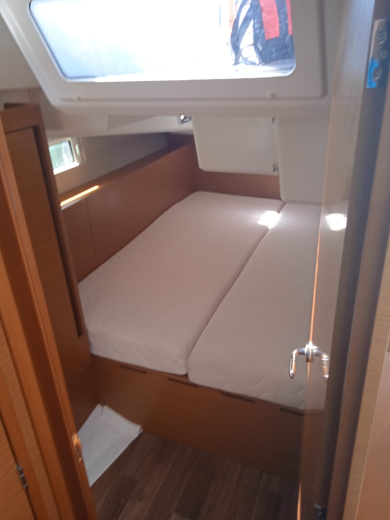 Sun Odyssey 490 — photo 2
