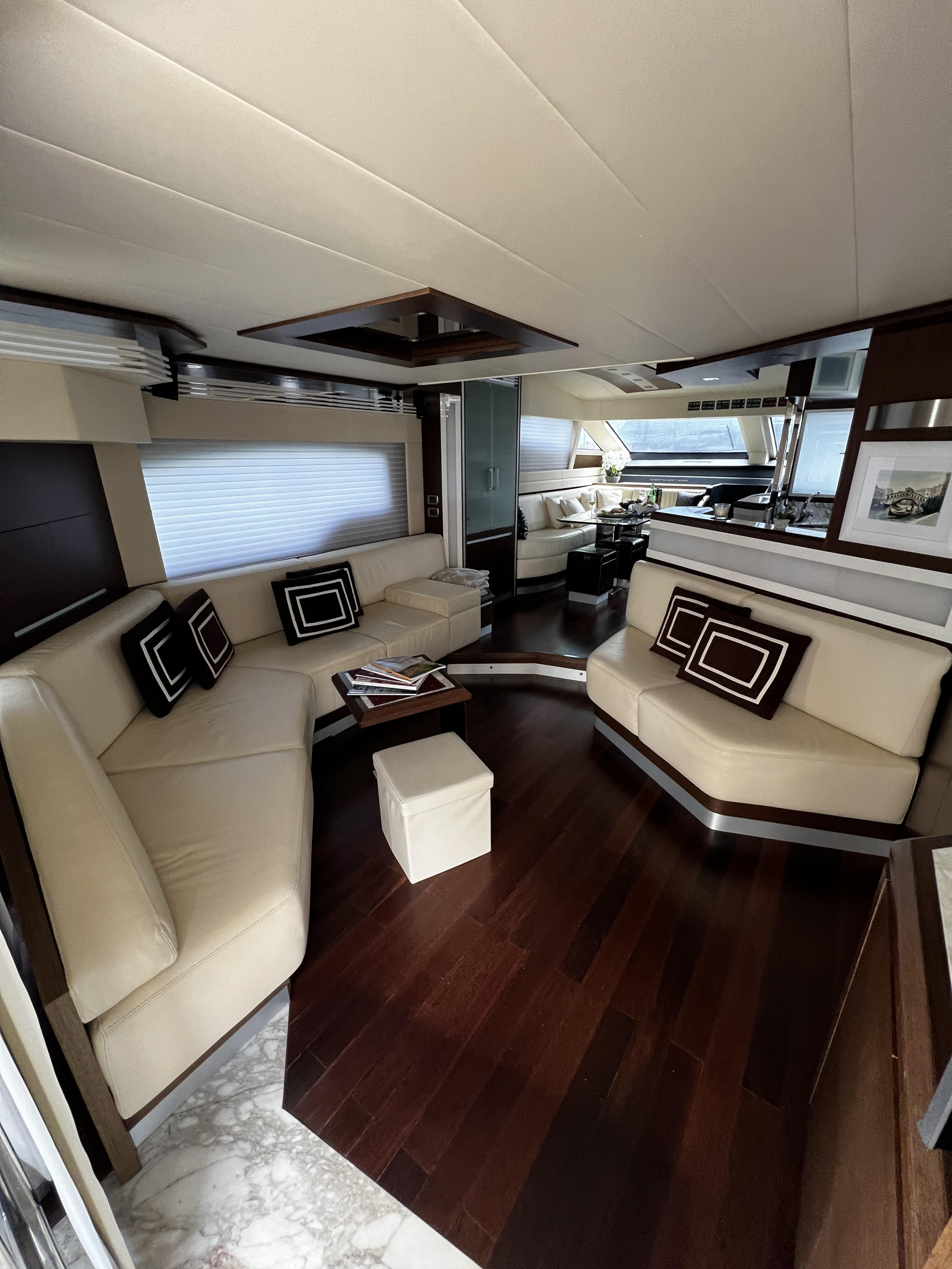 Dominator 680 S — photo 19