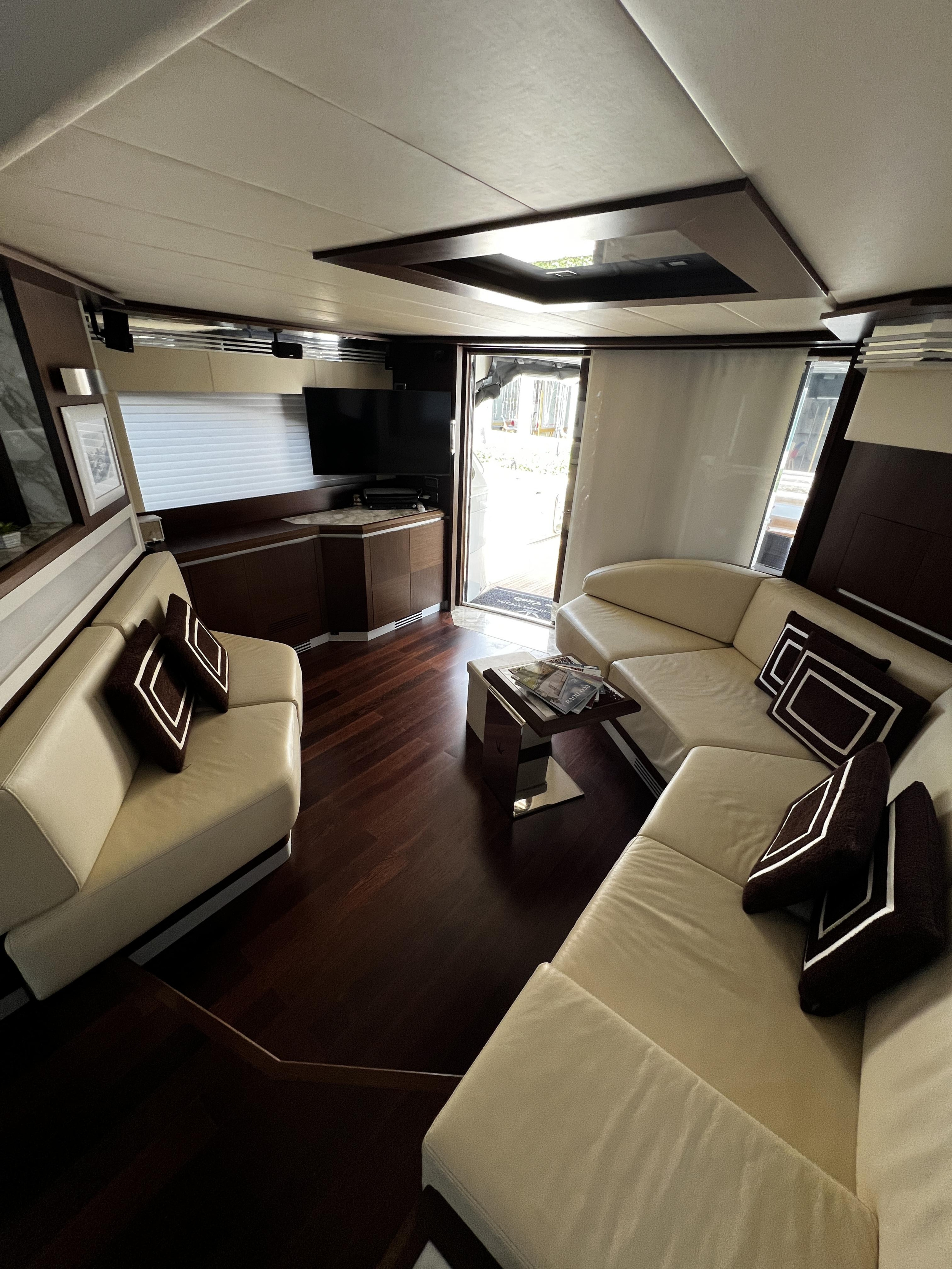 Dominator 680 S — photo 26