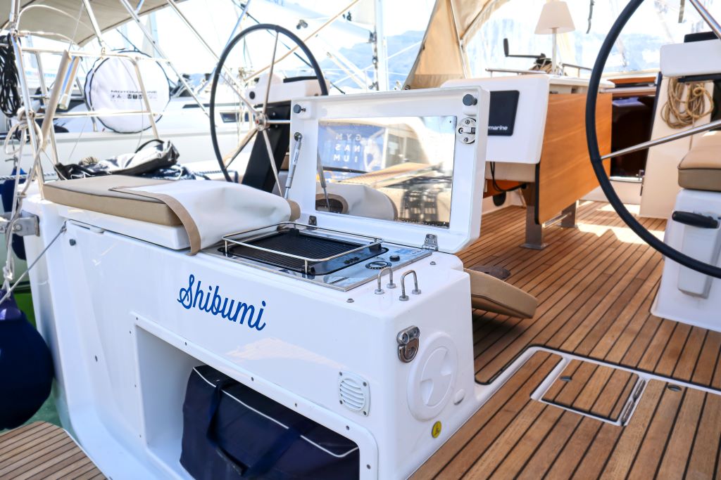 Dufour 390 Grand Large — photo 6