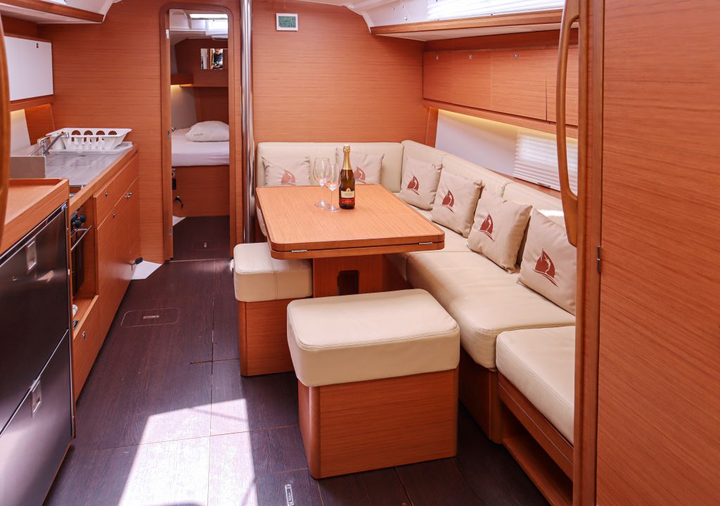Dufour 390 Grand Large — photo 2