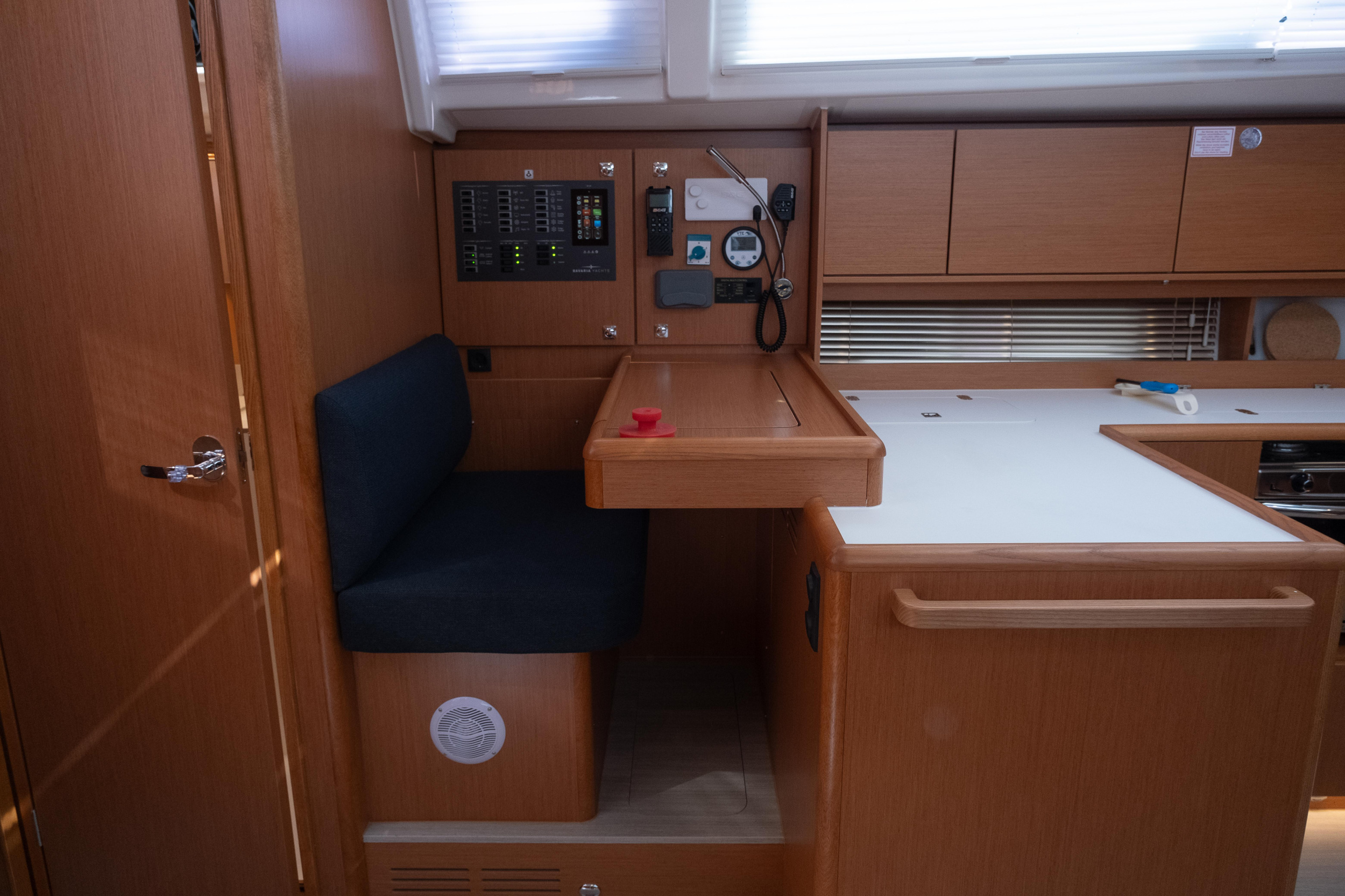 Bavaria C46 — photo 8