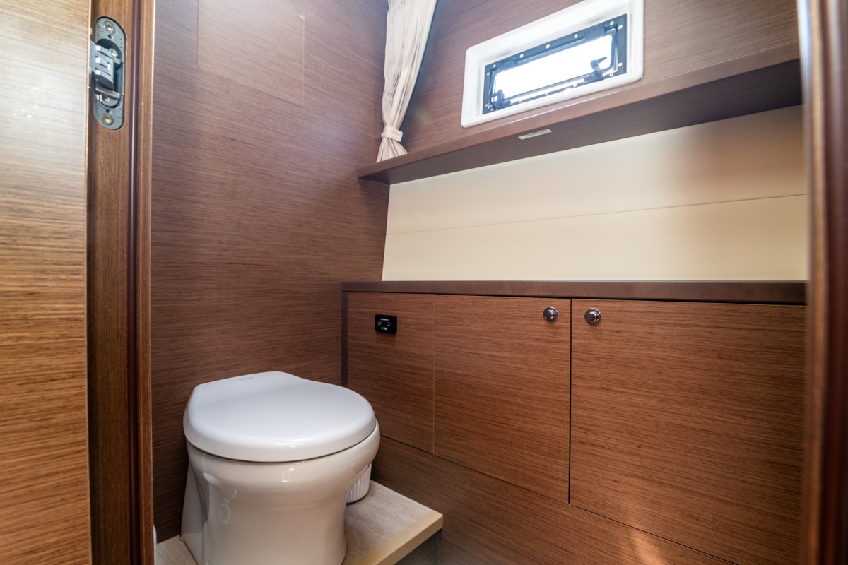 Lagoon 52F (5 cab) — photo 23