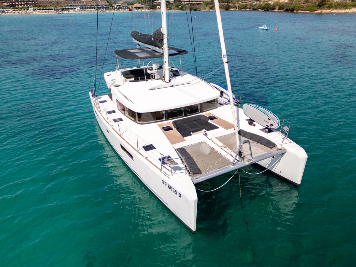 Lagoon 52F (5 cab) — photo 46