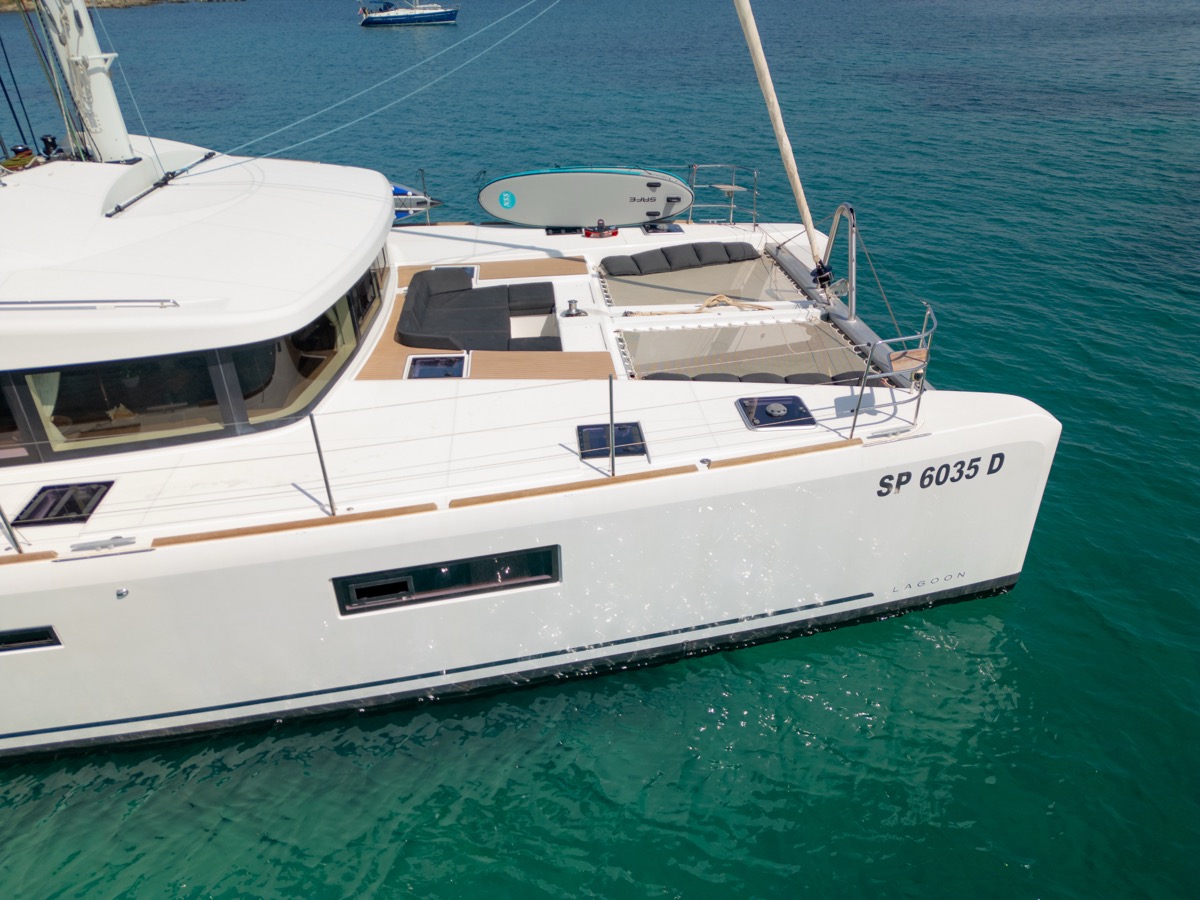 Lagoon 52F (5 cab) — photo 39