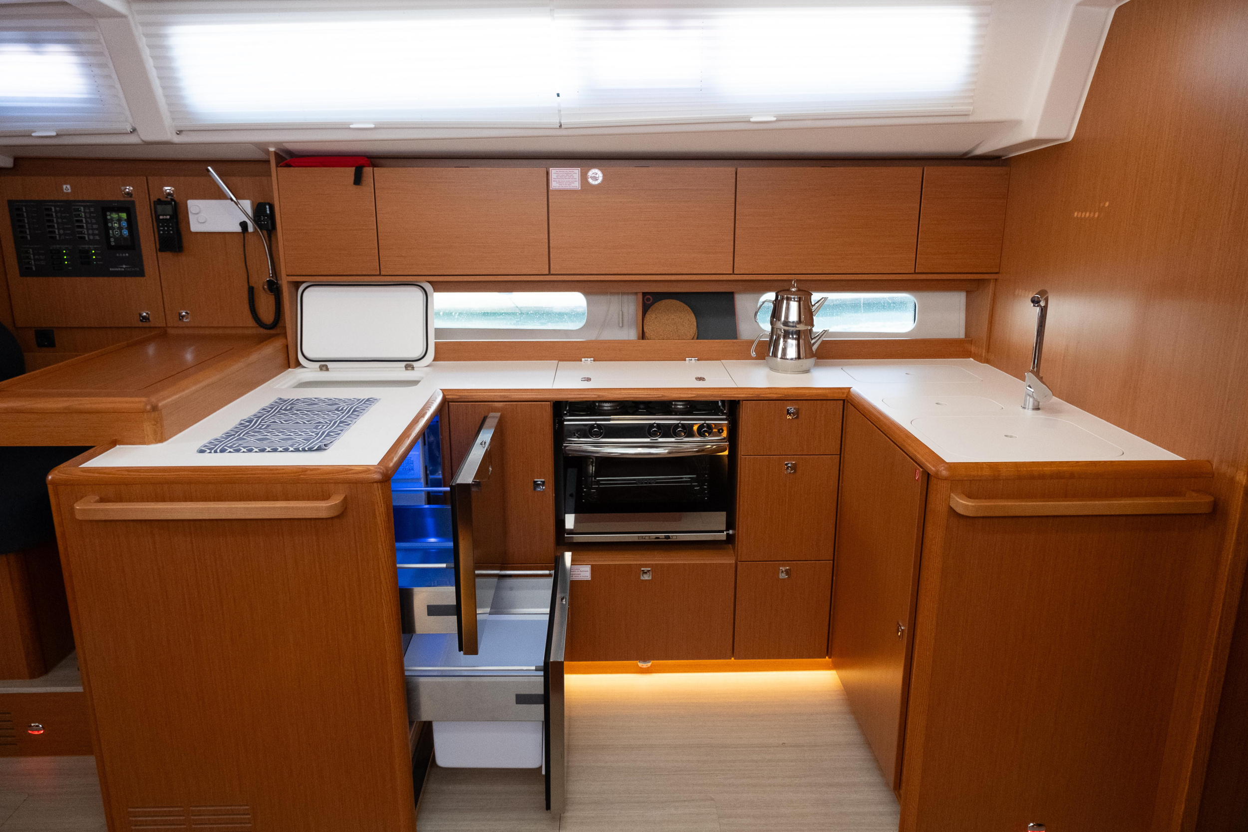 Bavaria C46 — photo 27