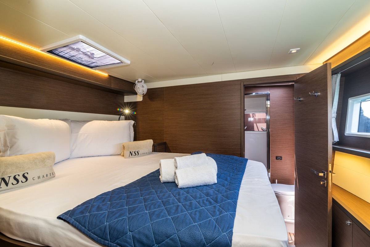 Lagoon 52F (5 cab) — photo 24