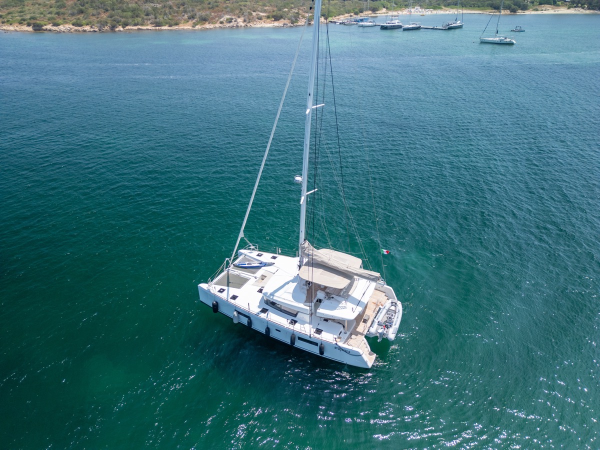 Lagoon 52F (5 cab) — photo 18