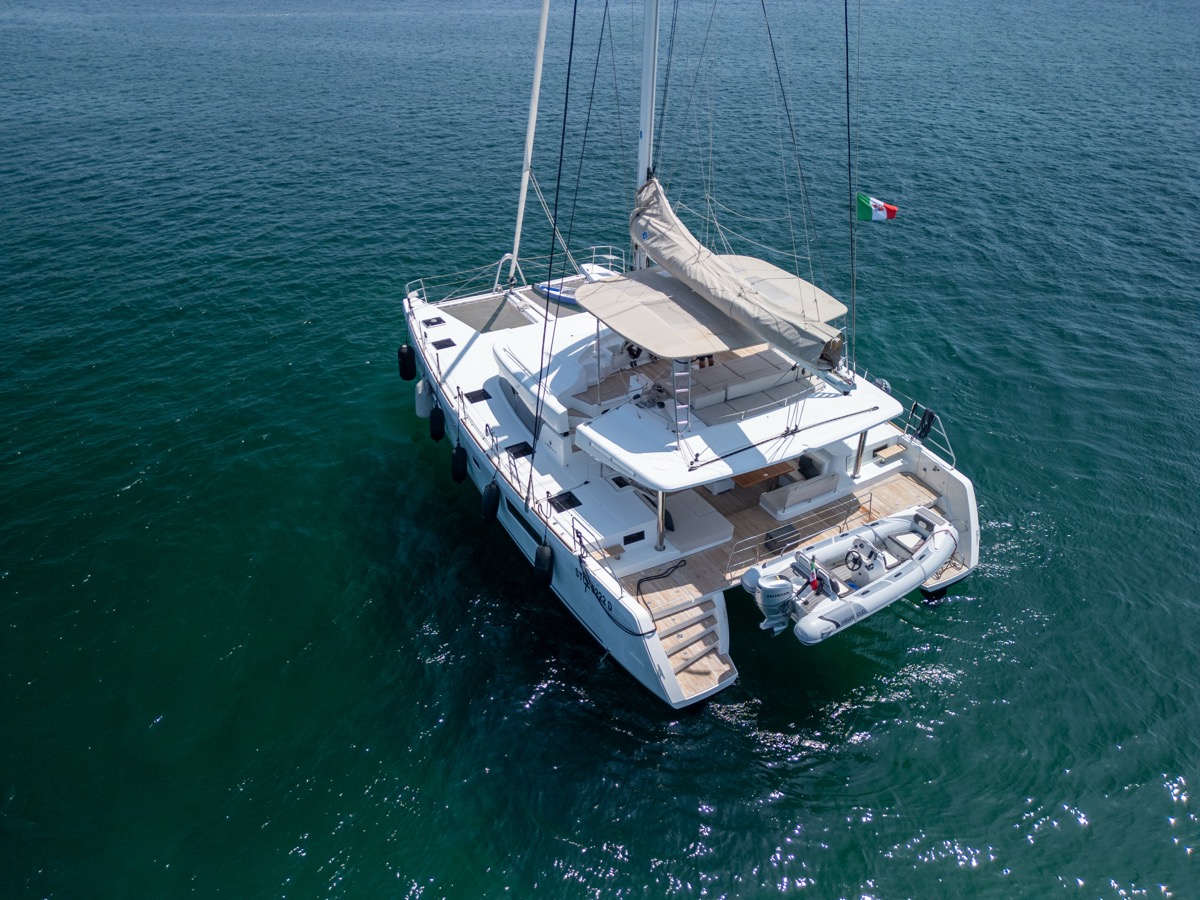 Lagoon 52F (5 cab) — photo 28