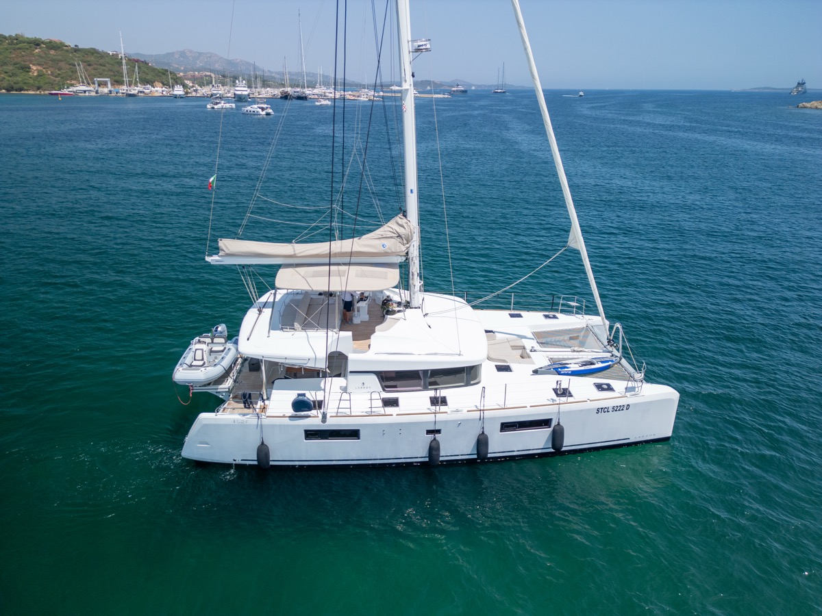 Lagoon 52F (5 cab) — photo 26