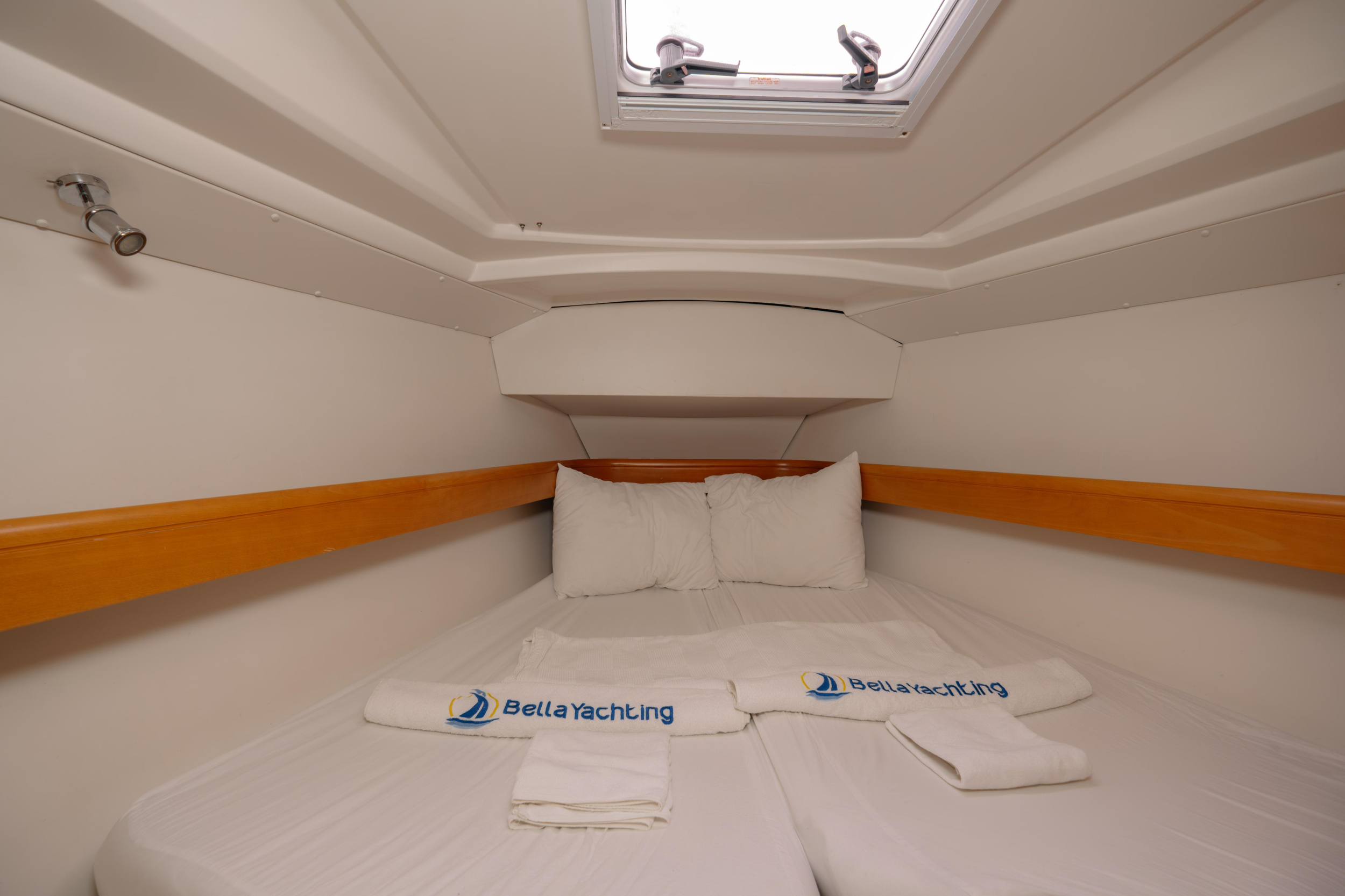 Sun Odyssey 42i — photo 3