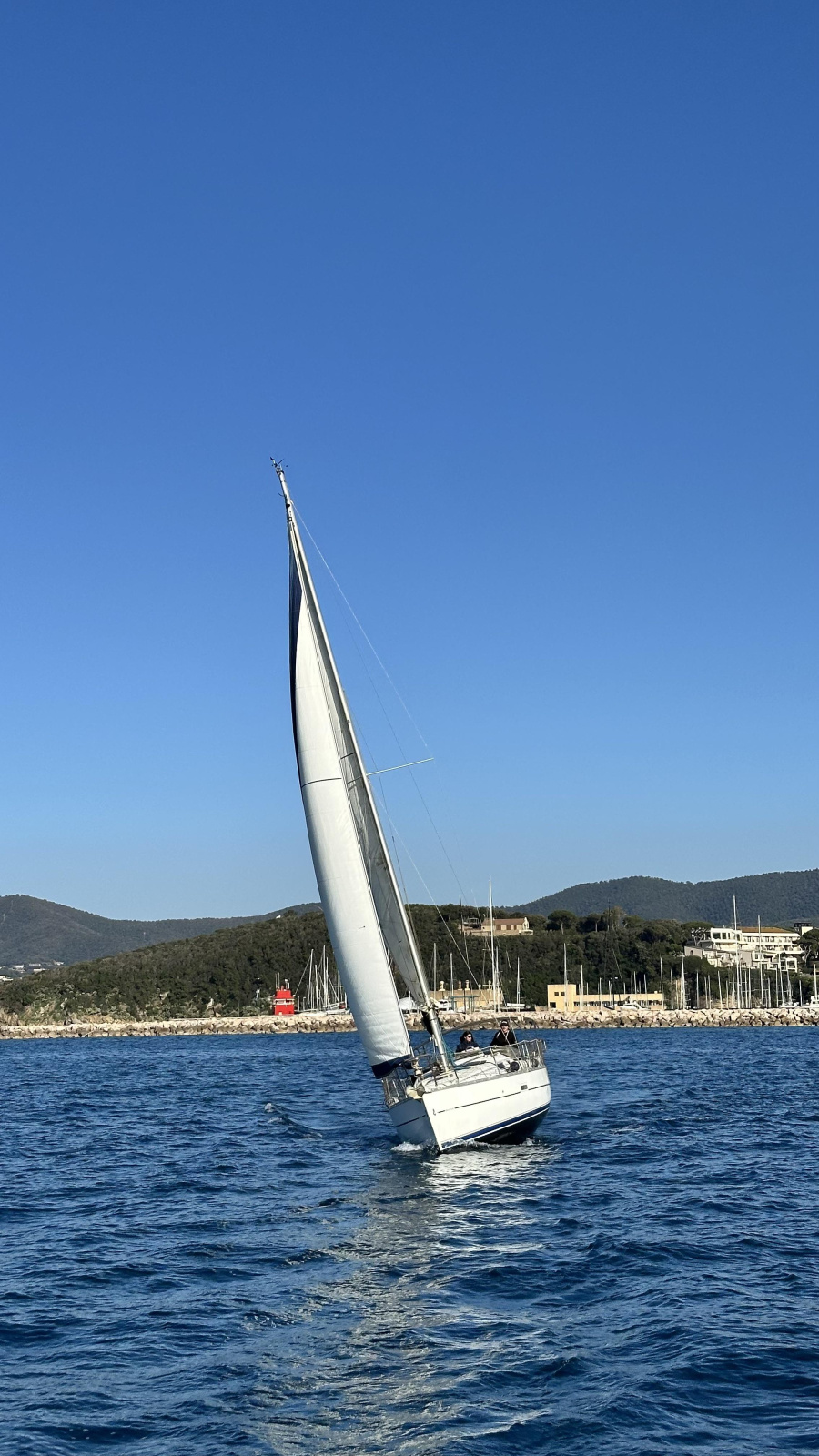 Oceanis 323 Clipper — photo 39