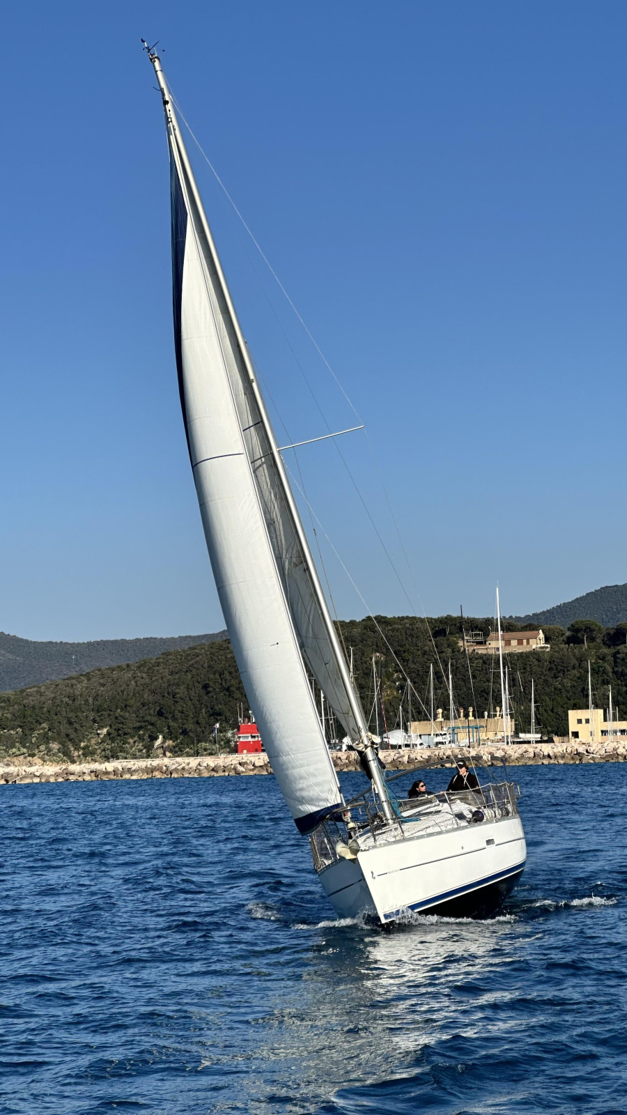 Oceanis 323 Clipper — photo 3