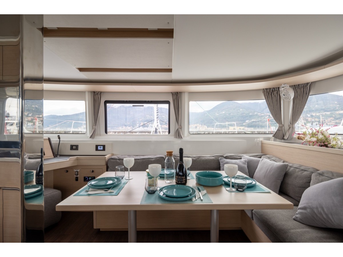 Lagoon 46 (3 CAB) — photo 10