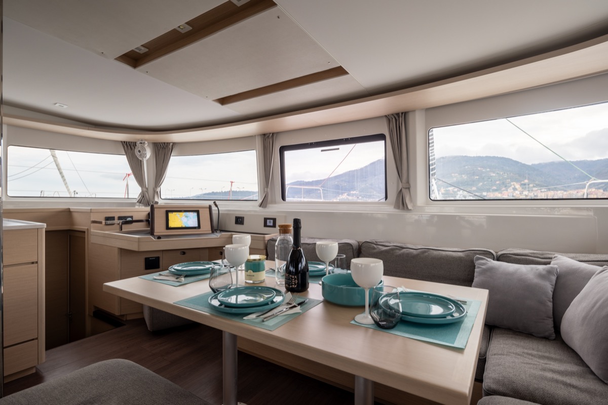 Lagoon 46 (3 CAB) — photo 8