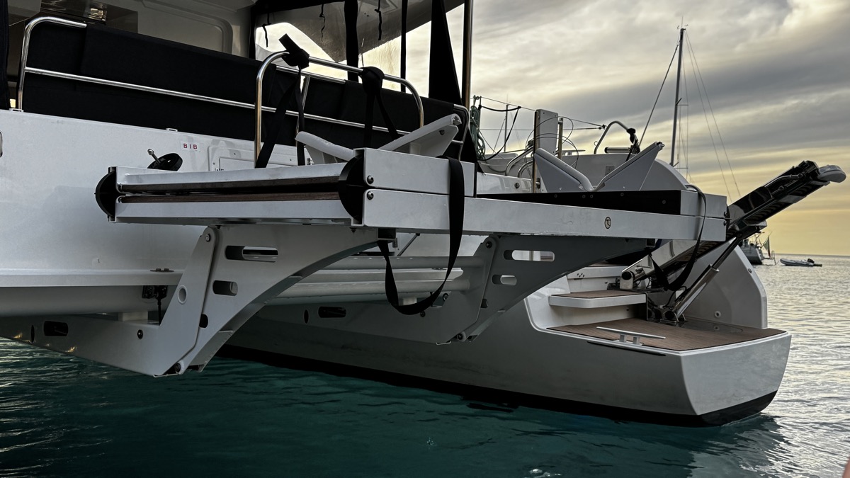 Lagoon 46 (3 CAB) — photo 12