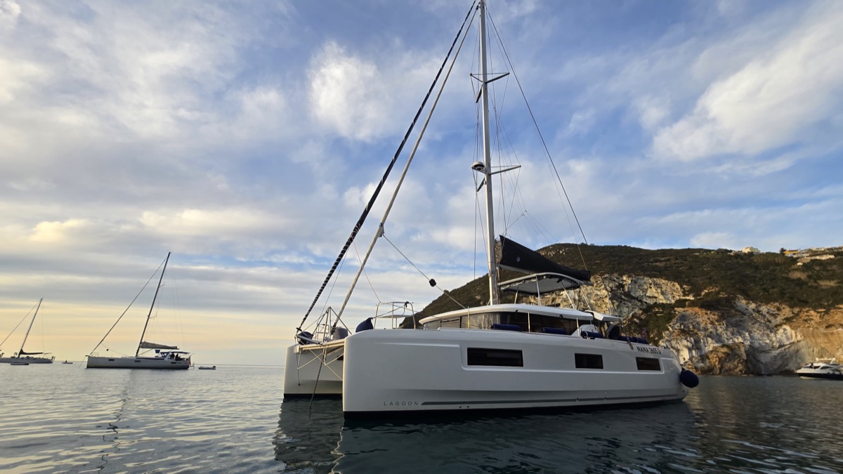 Lagoon 46 (3 CAB) — photo 6