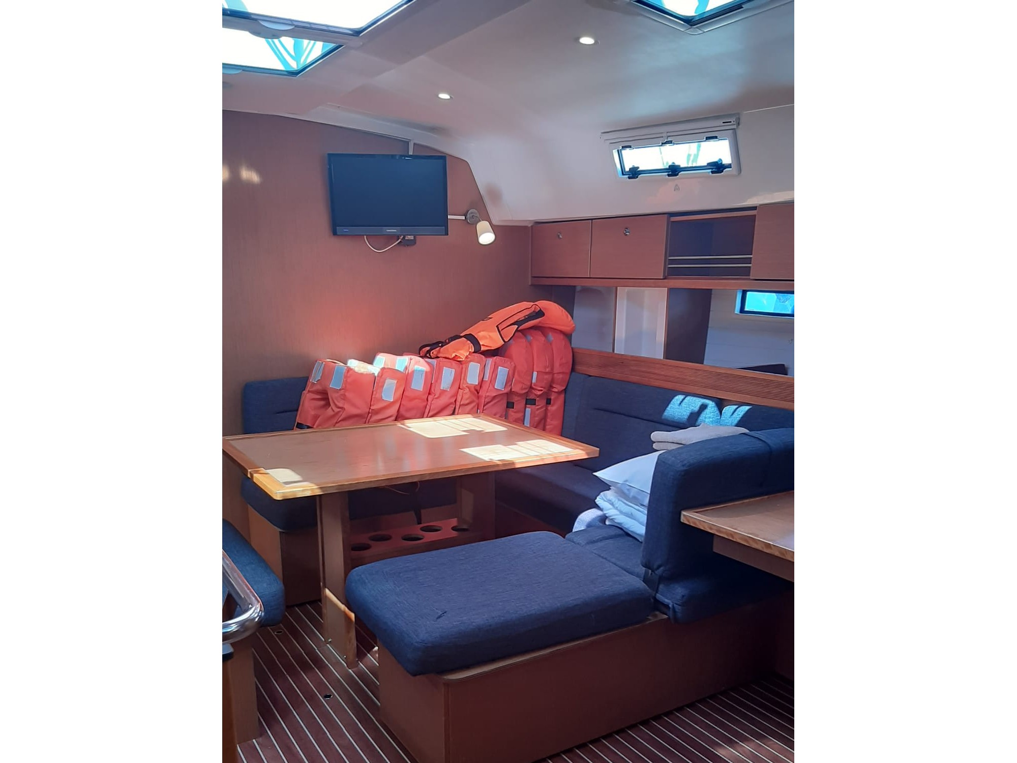 Bavaria Cruiser 45 — photo 11