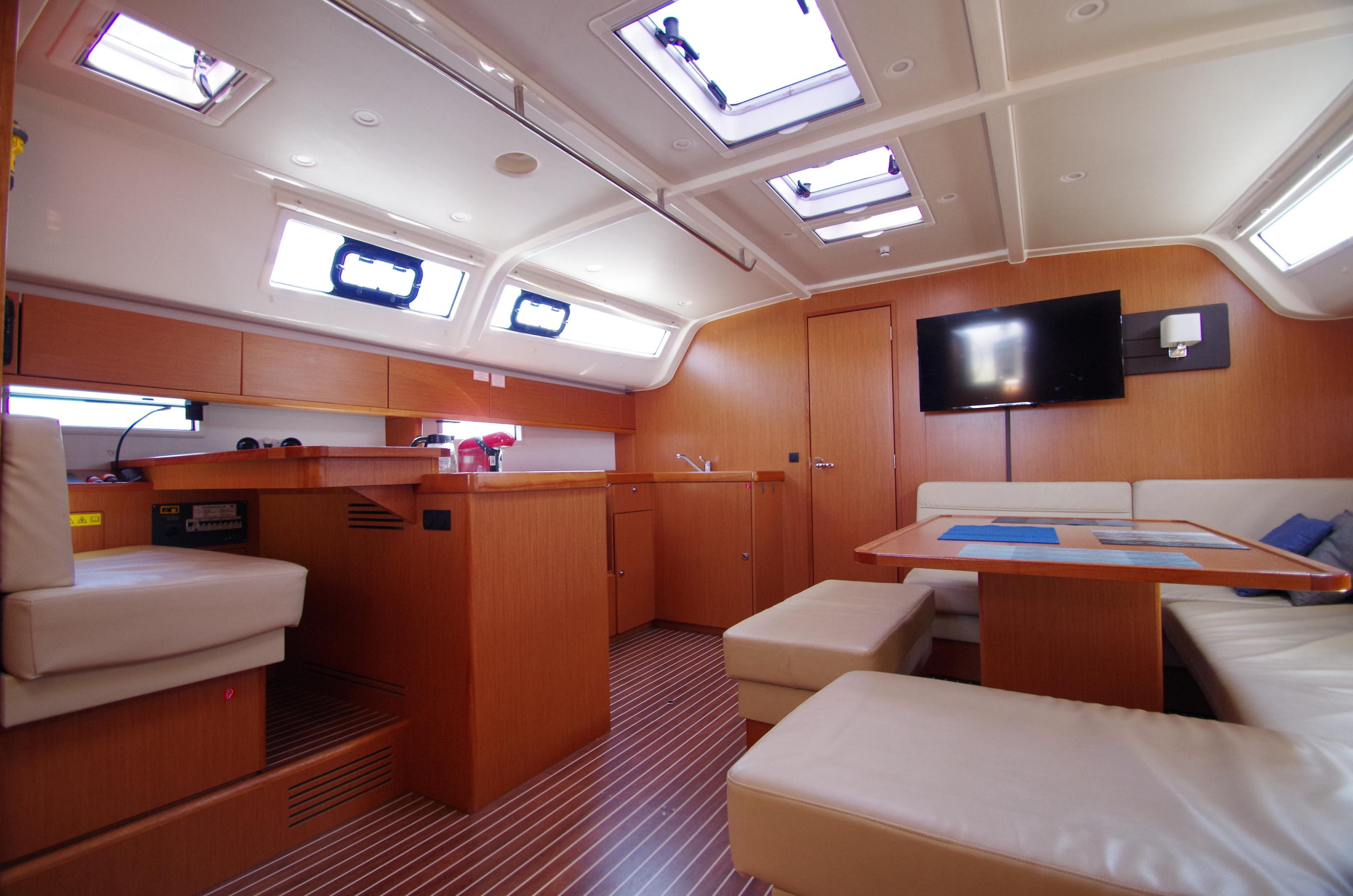 Bavaria 51 Cruiser — photo 7