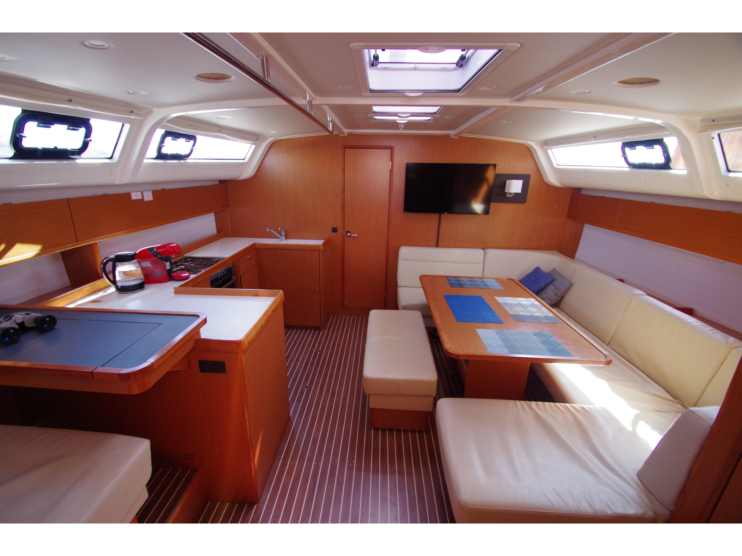 Bavaria 51 Cruiser — photo 9