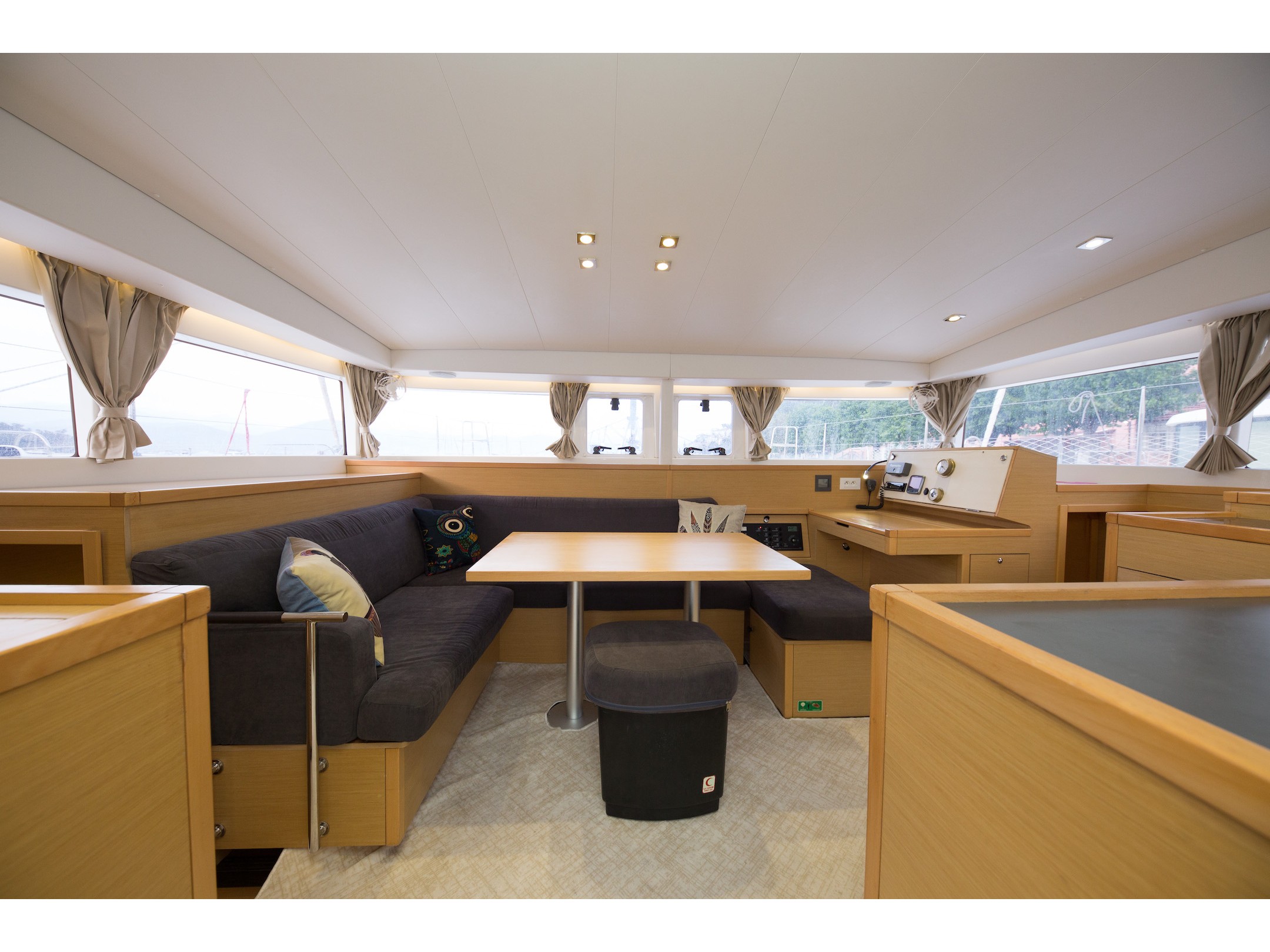 Lagoon 400 S2 — photo 21