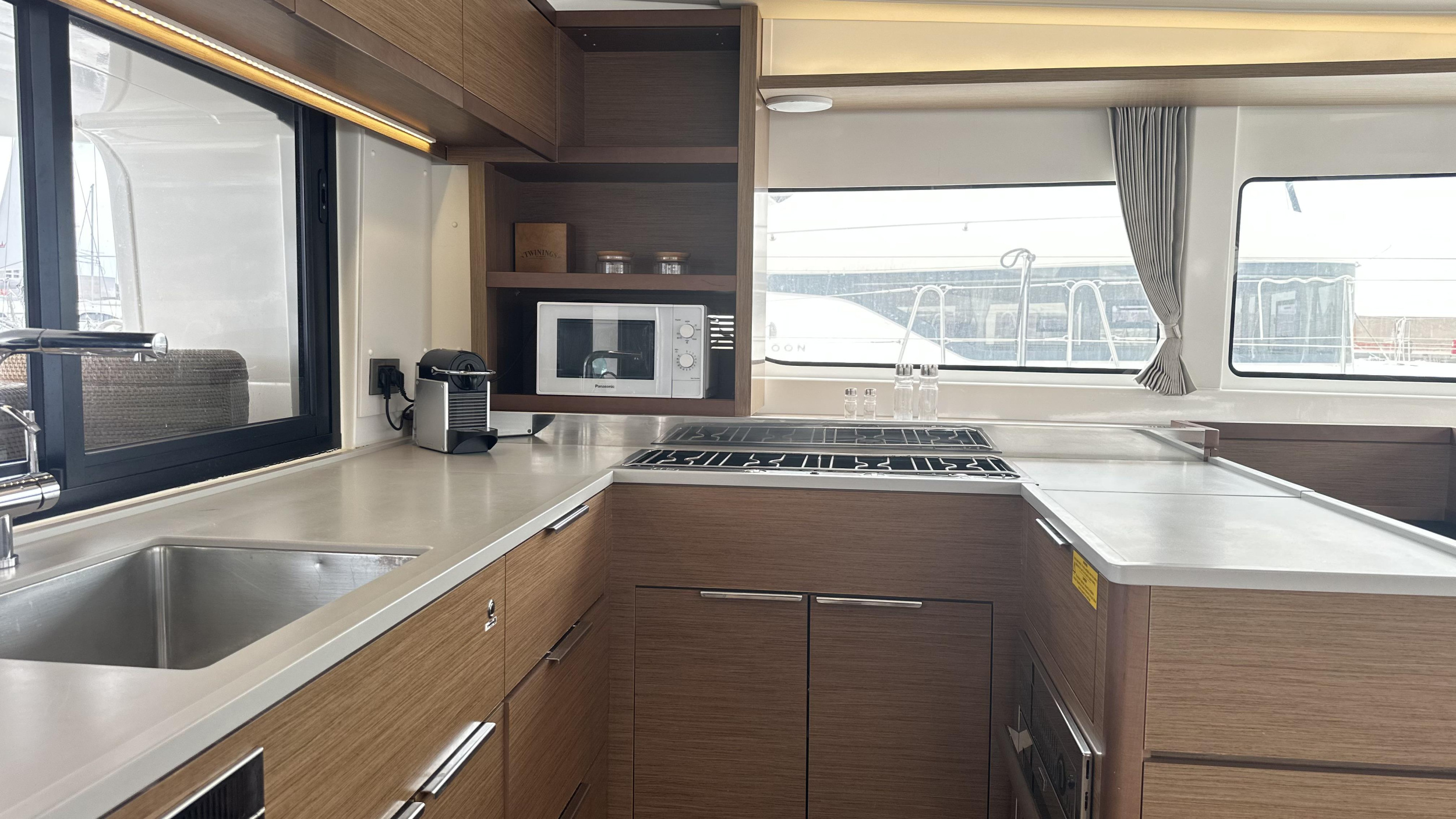 Lagoon 46 — photo 18