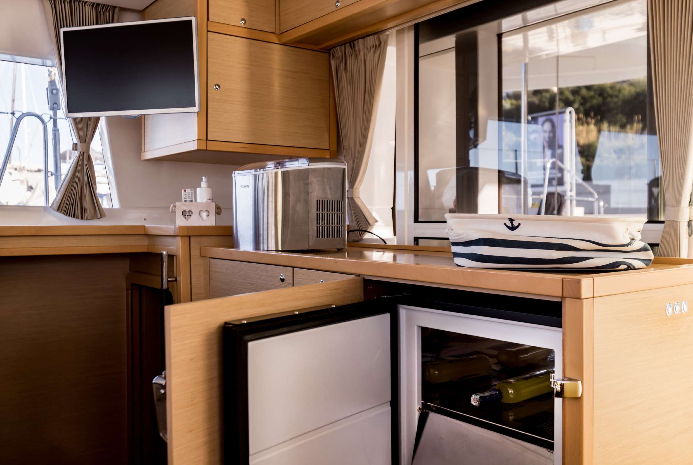 Lagoon 450 — photo 10