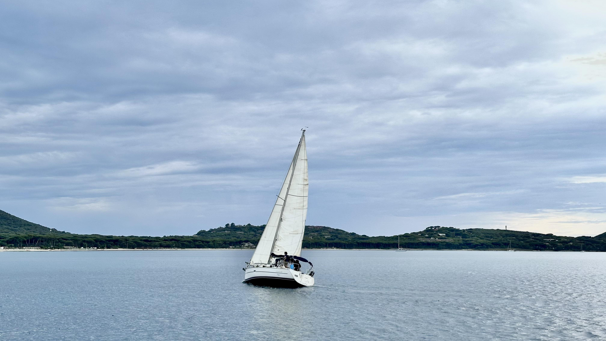 Oceanis 323 Clipper — photo 40