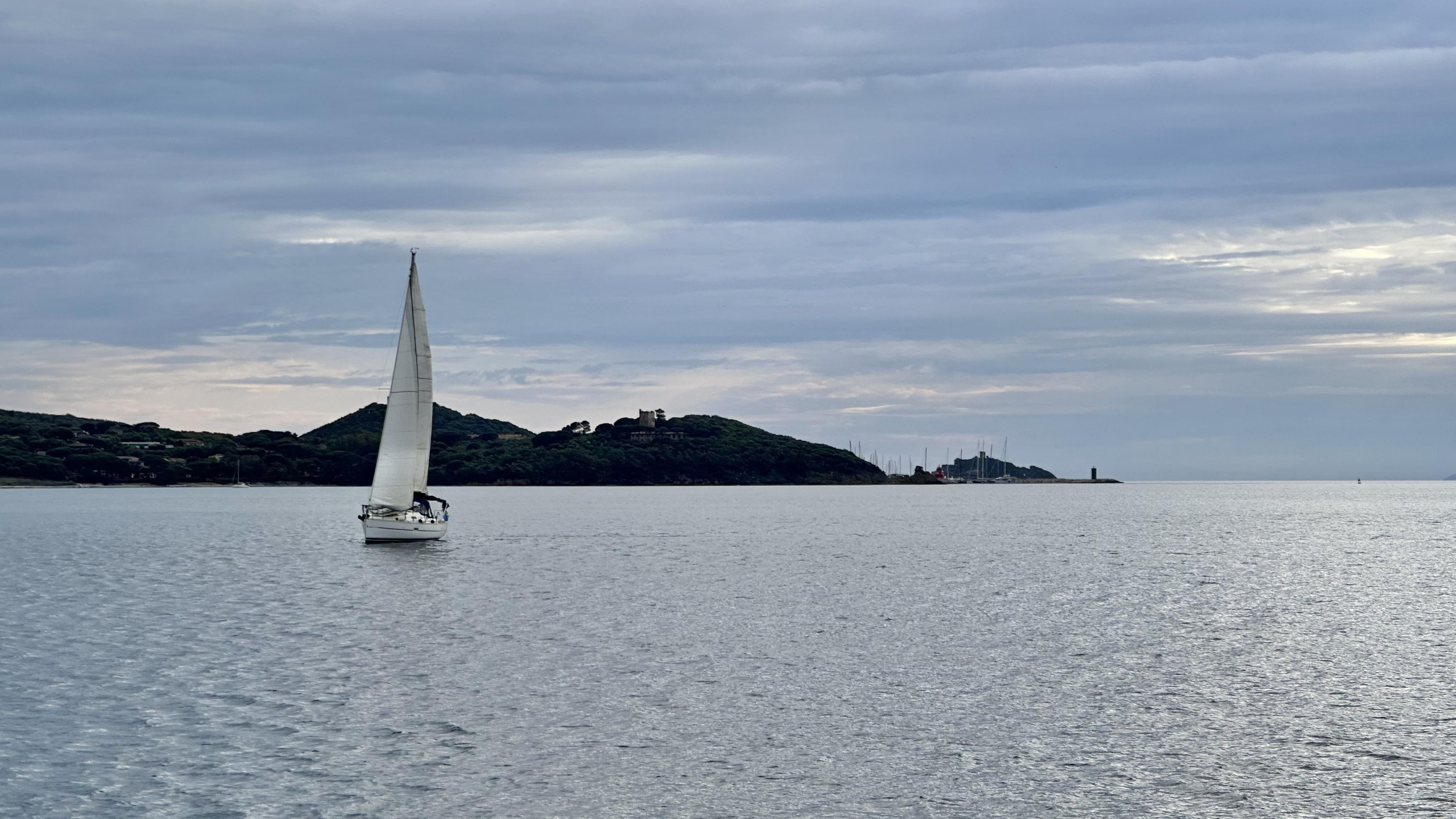 Oceanis 323 Clipper — photo 12