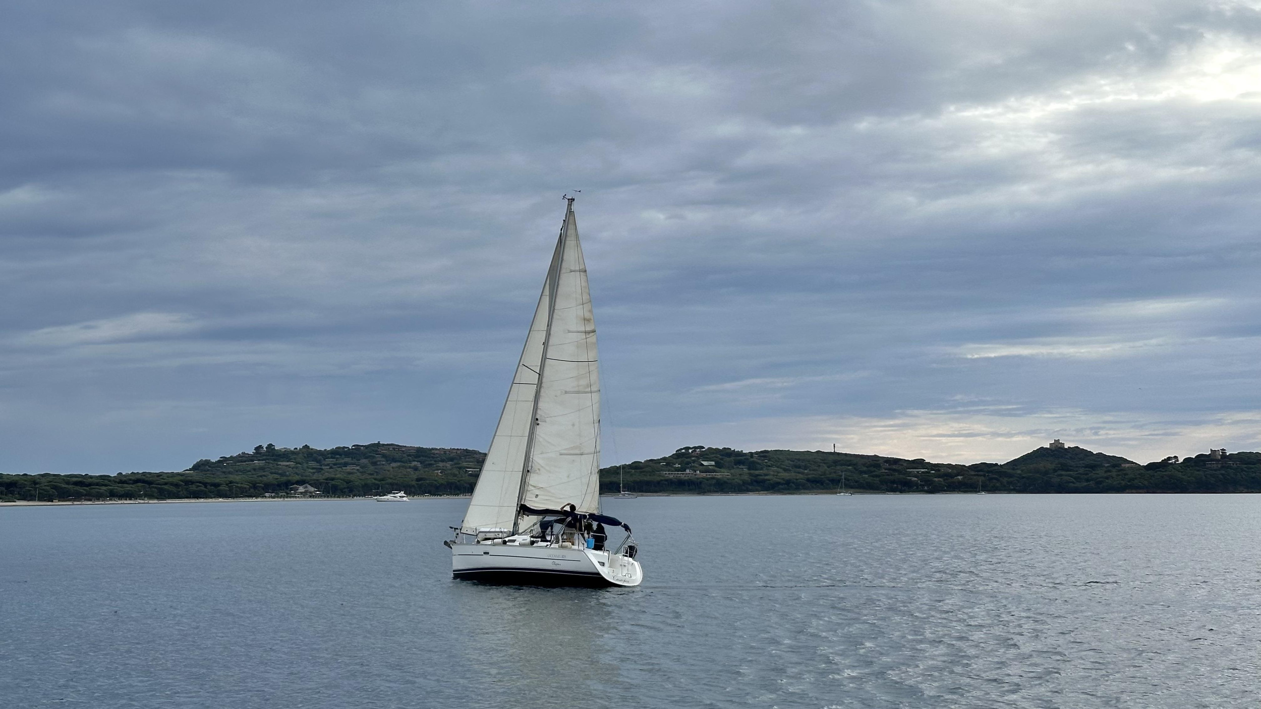Oceanis 323 Clipper — photo 38