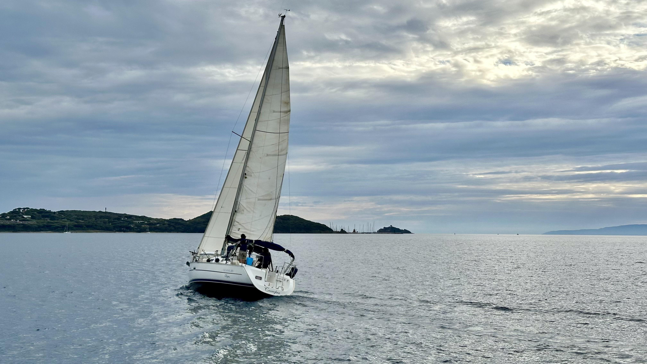 Oceanis 323 Clipper — photo 9