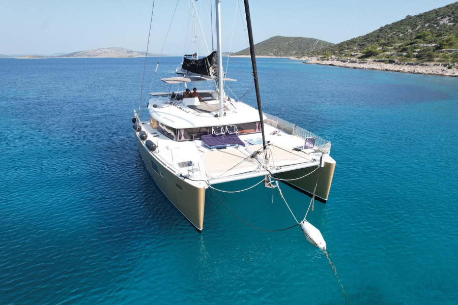 Lagoon 450 Fly — photo 9