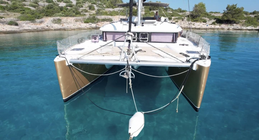 Lagoon 450 Fly — photo 7