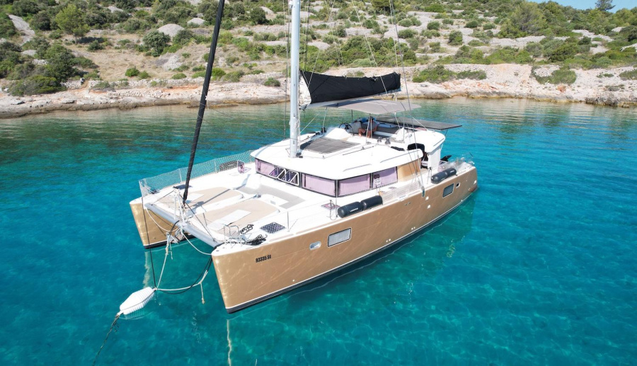 Lagoon 450 Fly — photo 6