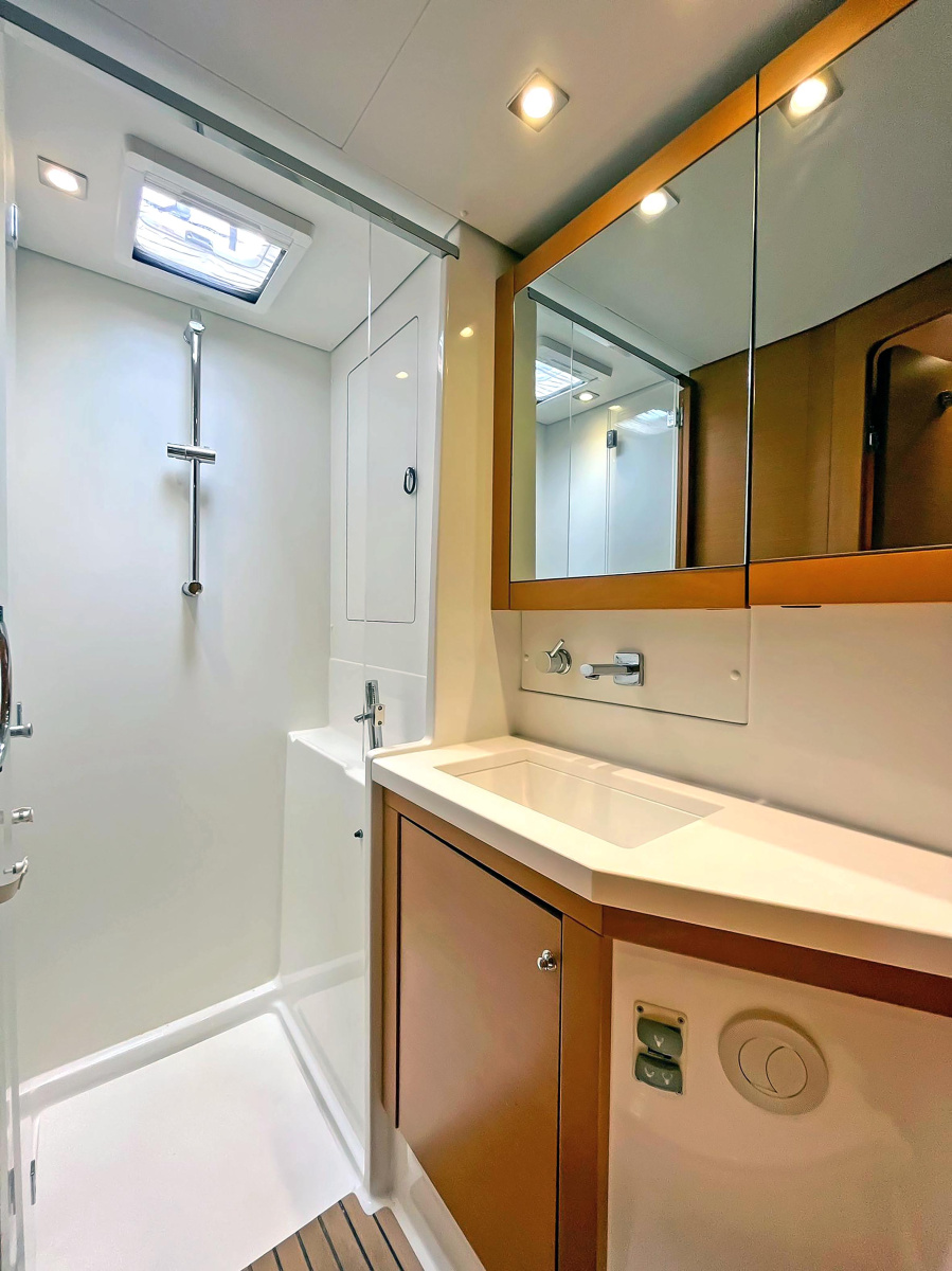 Lagoon 450 Fly — photo 16