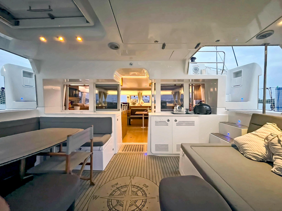Lagoon 450 Fly — photo 15