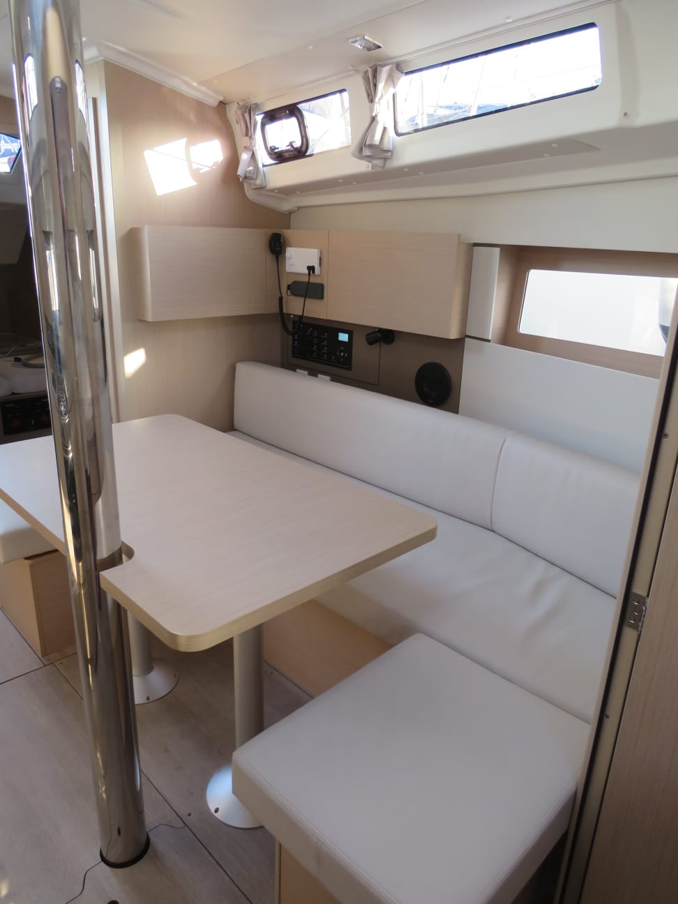 Oceanis 38 — photo 4