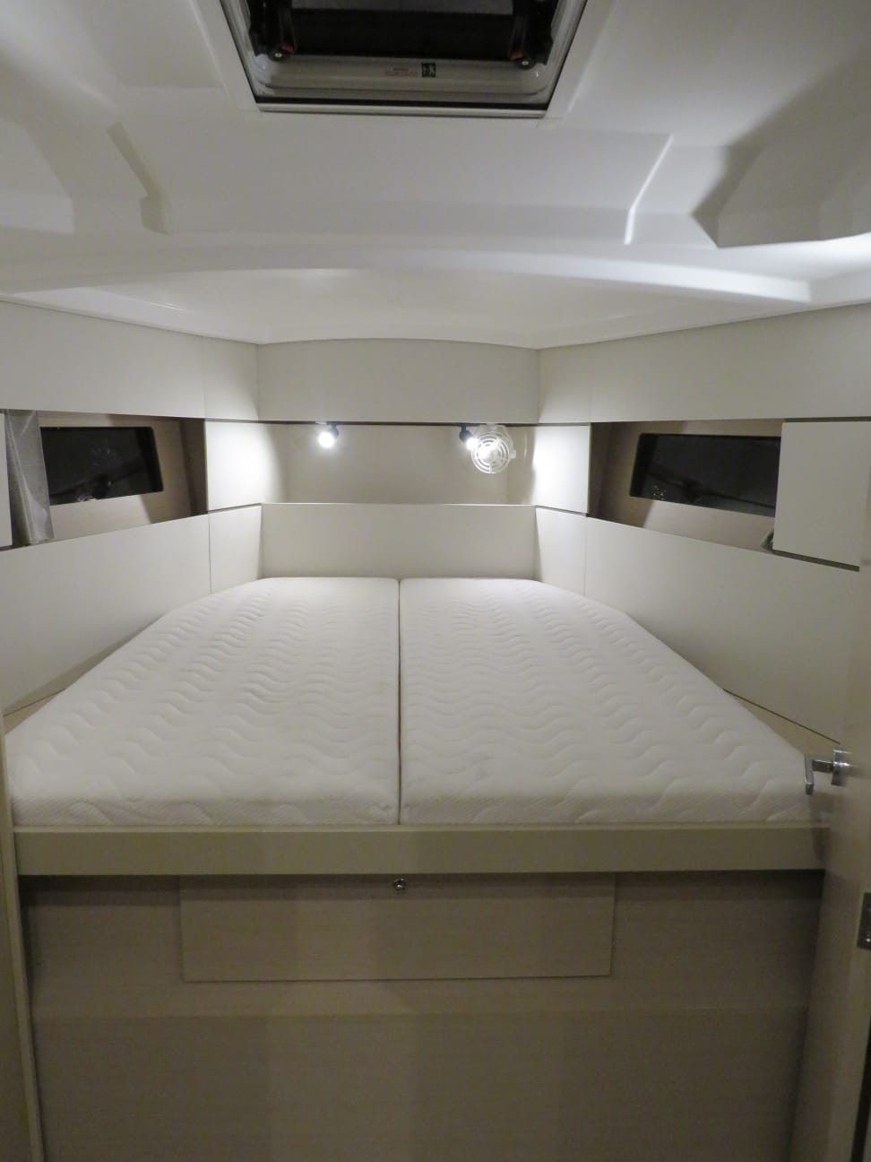 Oceanis 38 — photo 11