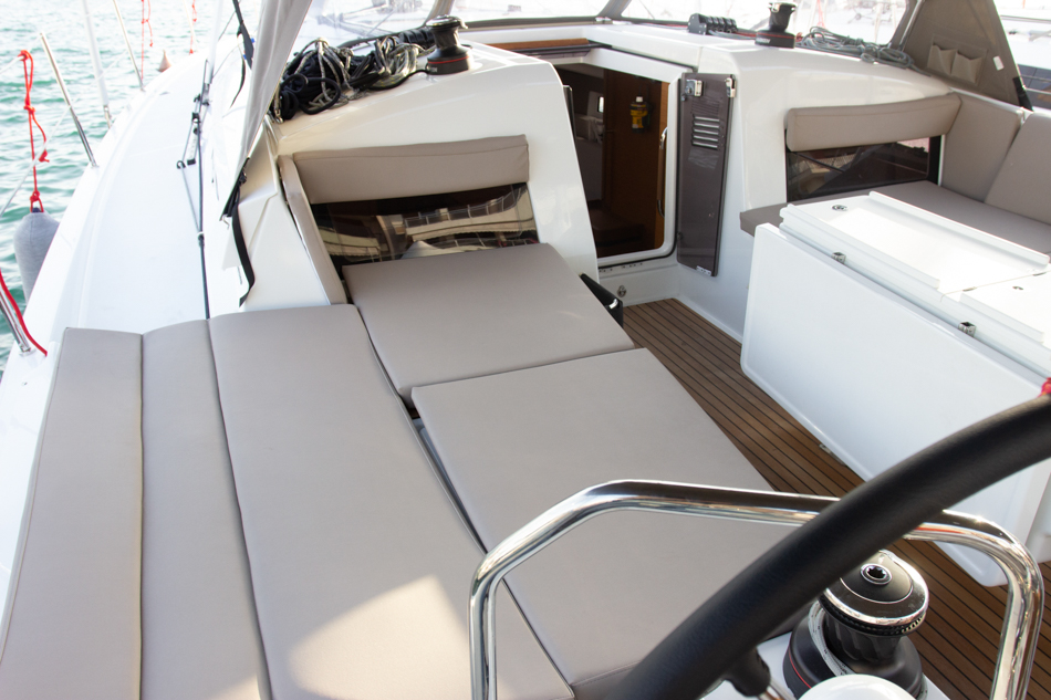 Sun Odyssey 440 — photo 12