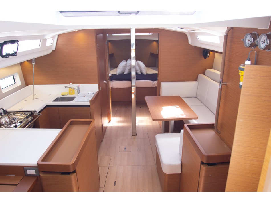 Sun Odyssey 440 — photo 8