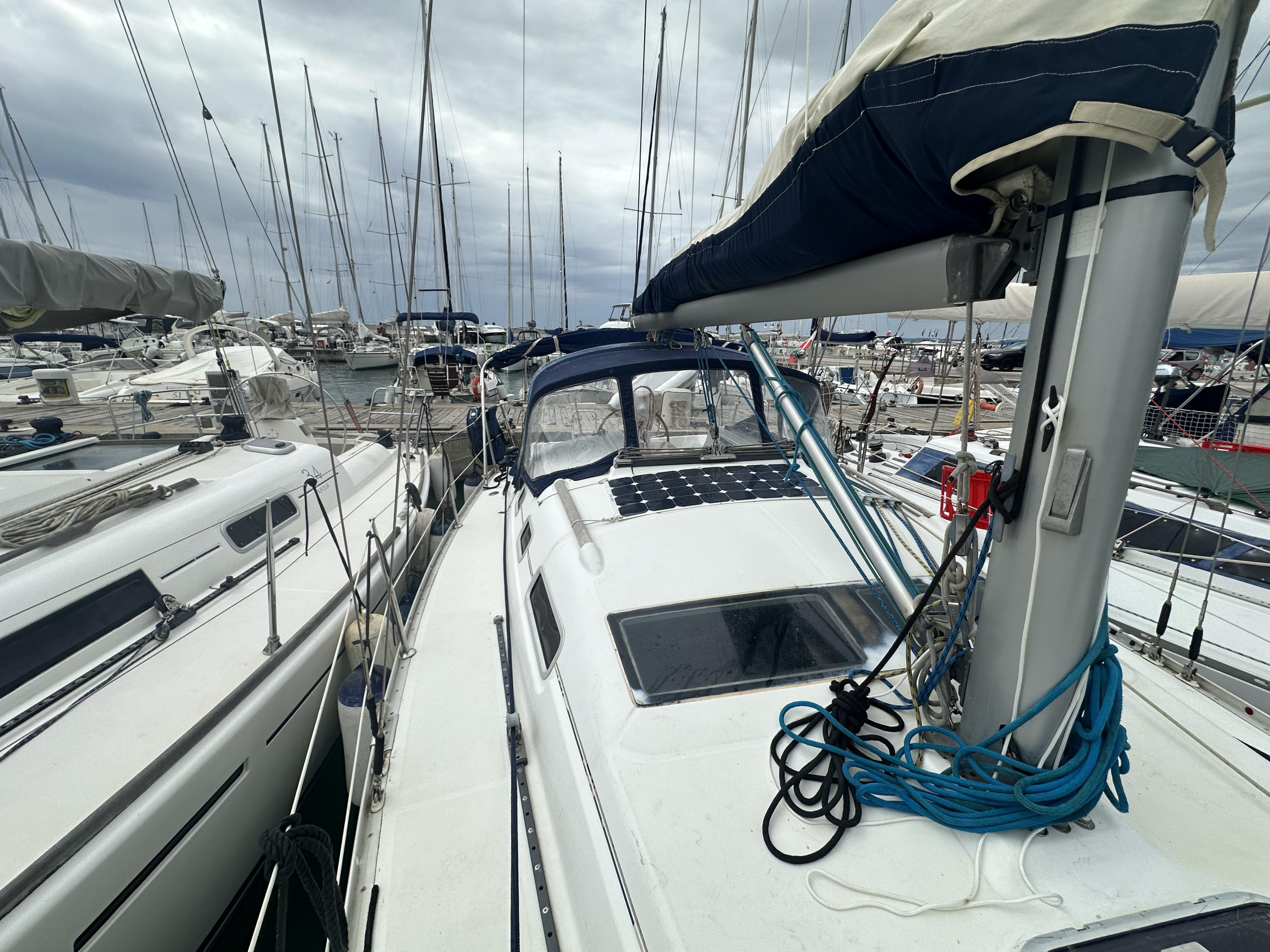 Oceanis 323 Clipper — photo 34