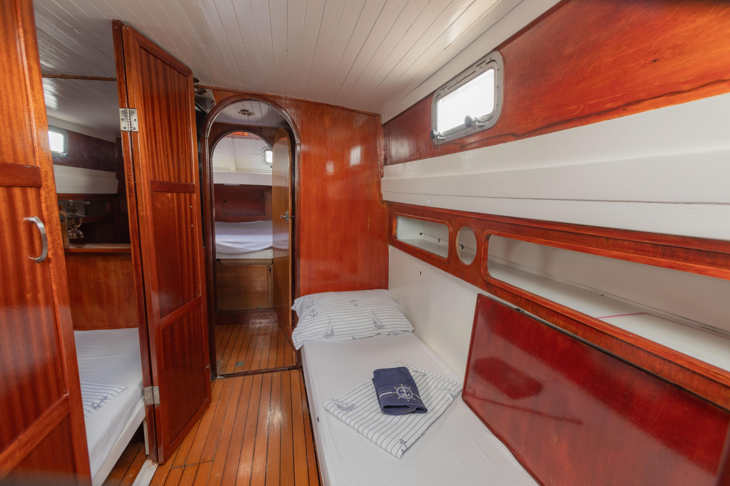 Dalmatian boat — photo 15