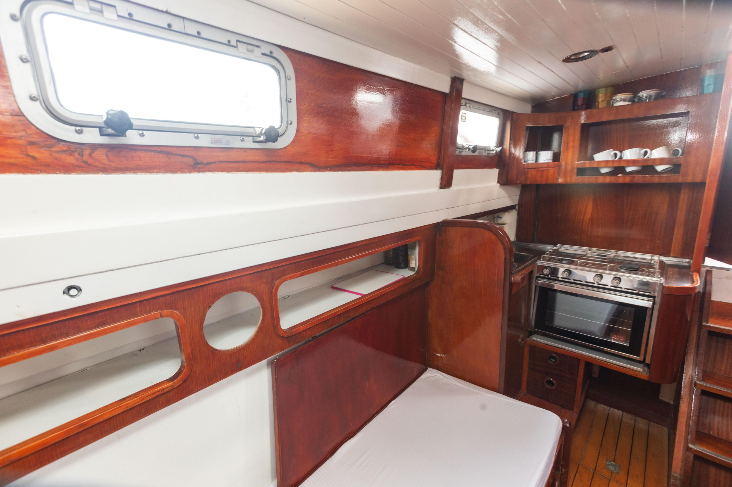 Dalmatian boat — photo 7