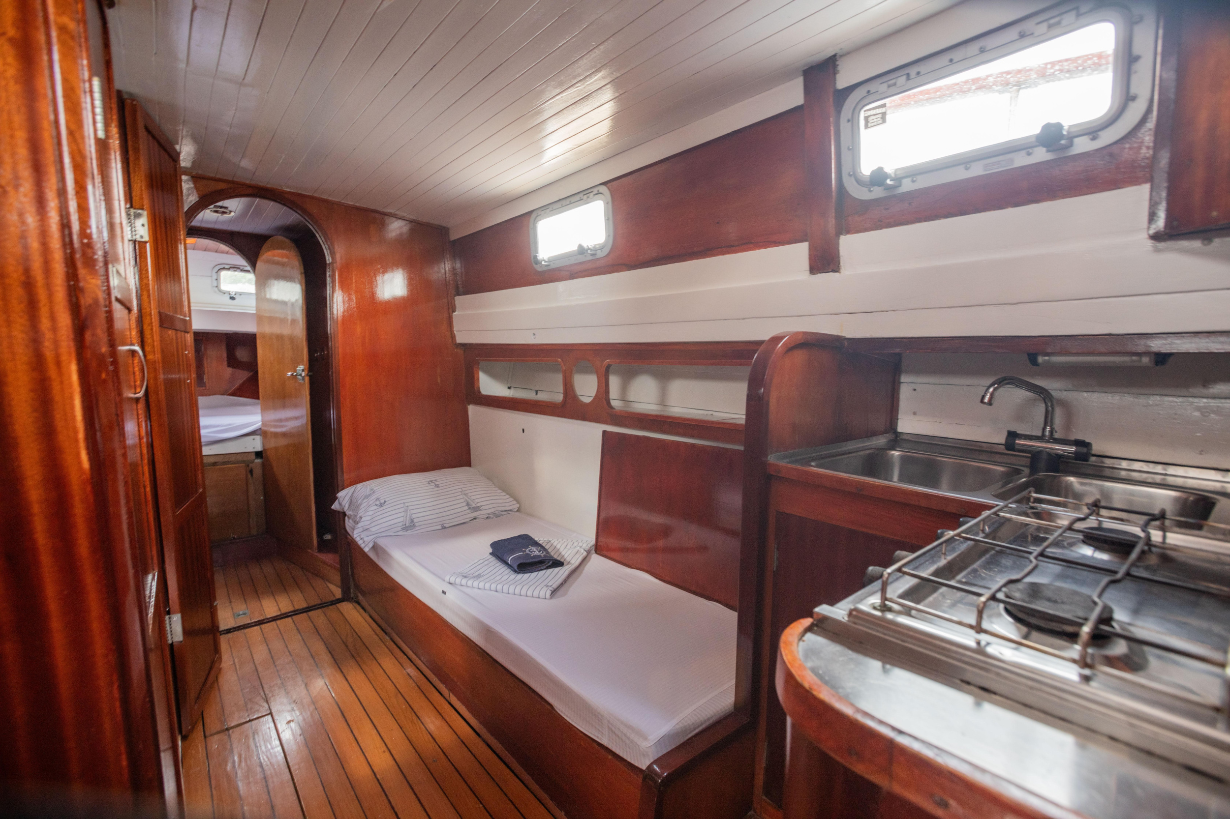 Dalmatian boat — photo 8