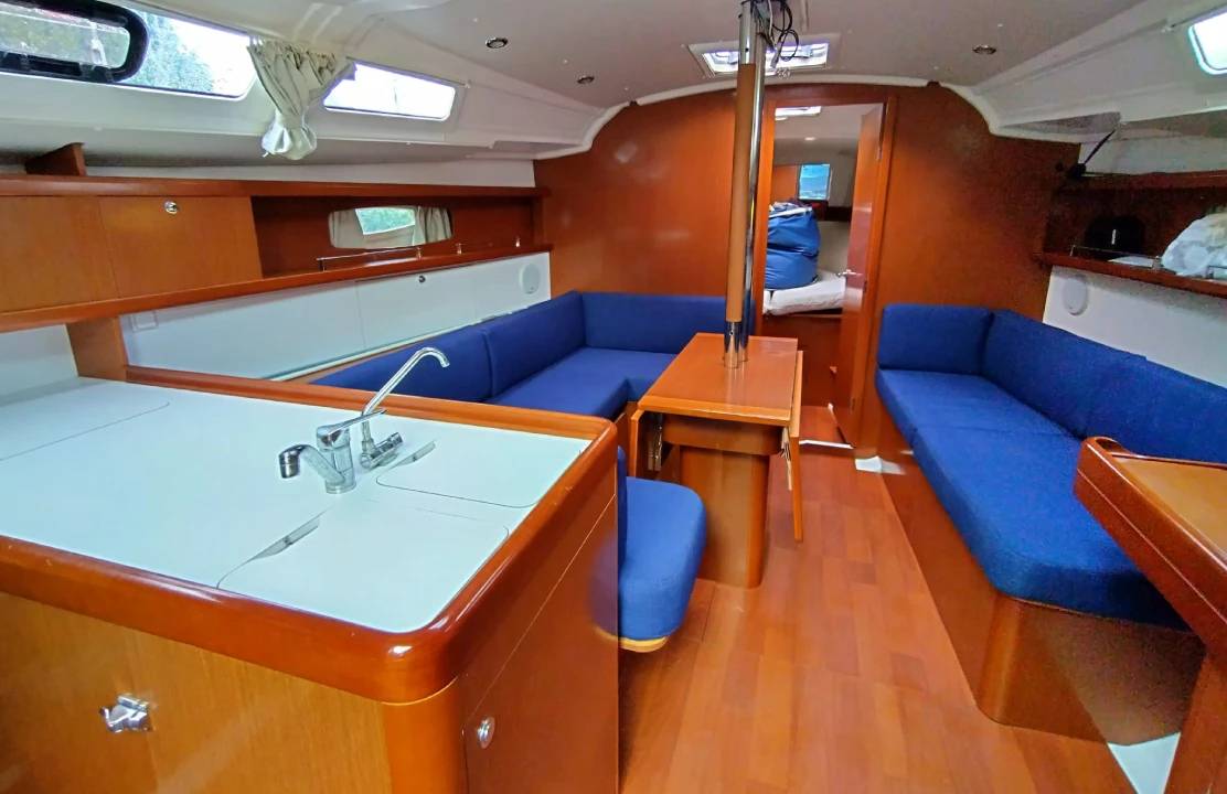 Oceanis 37 — photo 2